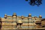 MAN SINGH TOMAR GWALIOR FORT (Attributions: https://commons.wikimedia.org/wiki/File:Ellora,Aurangabad,Maharashtra_-_panoramio_(13).jpg)